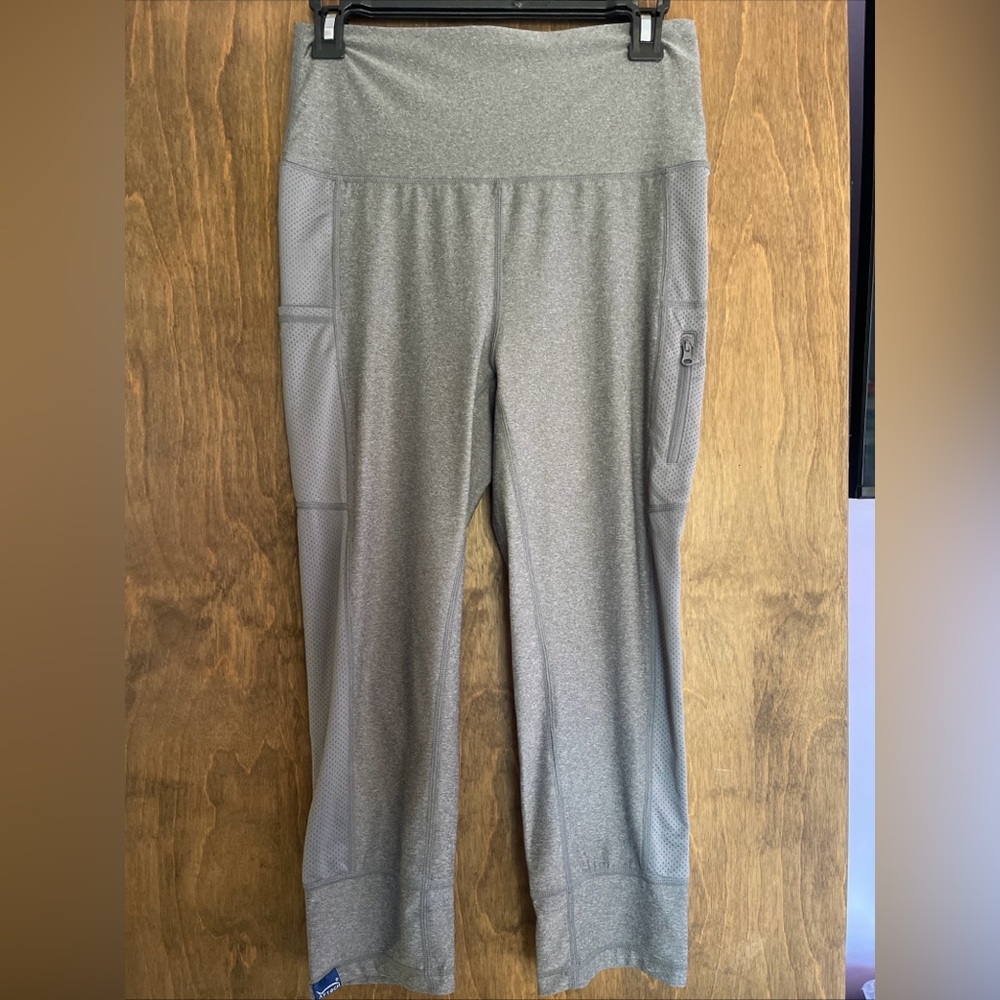 Women’s Aftco Fishing Leggings Medium Grey Cropped